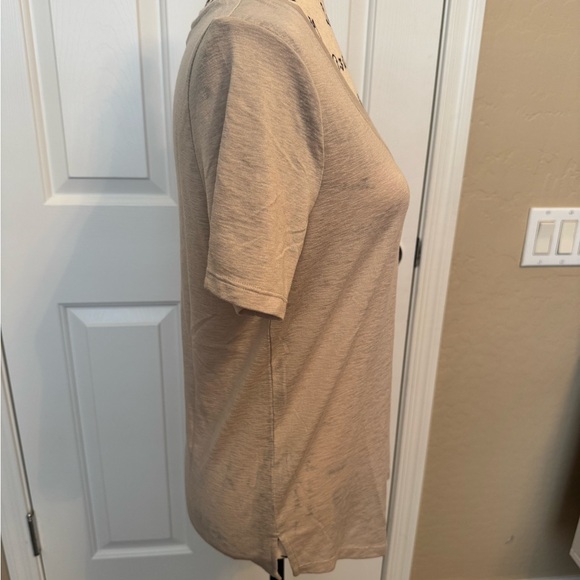 Athleta Women’s Breezy Scoop V-Neck Short Sleeve Tee Size Medium EUC - Picture 2 of 8